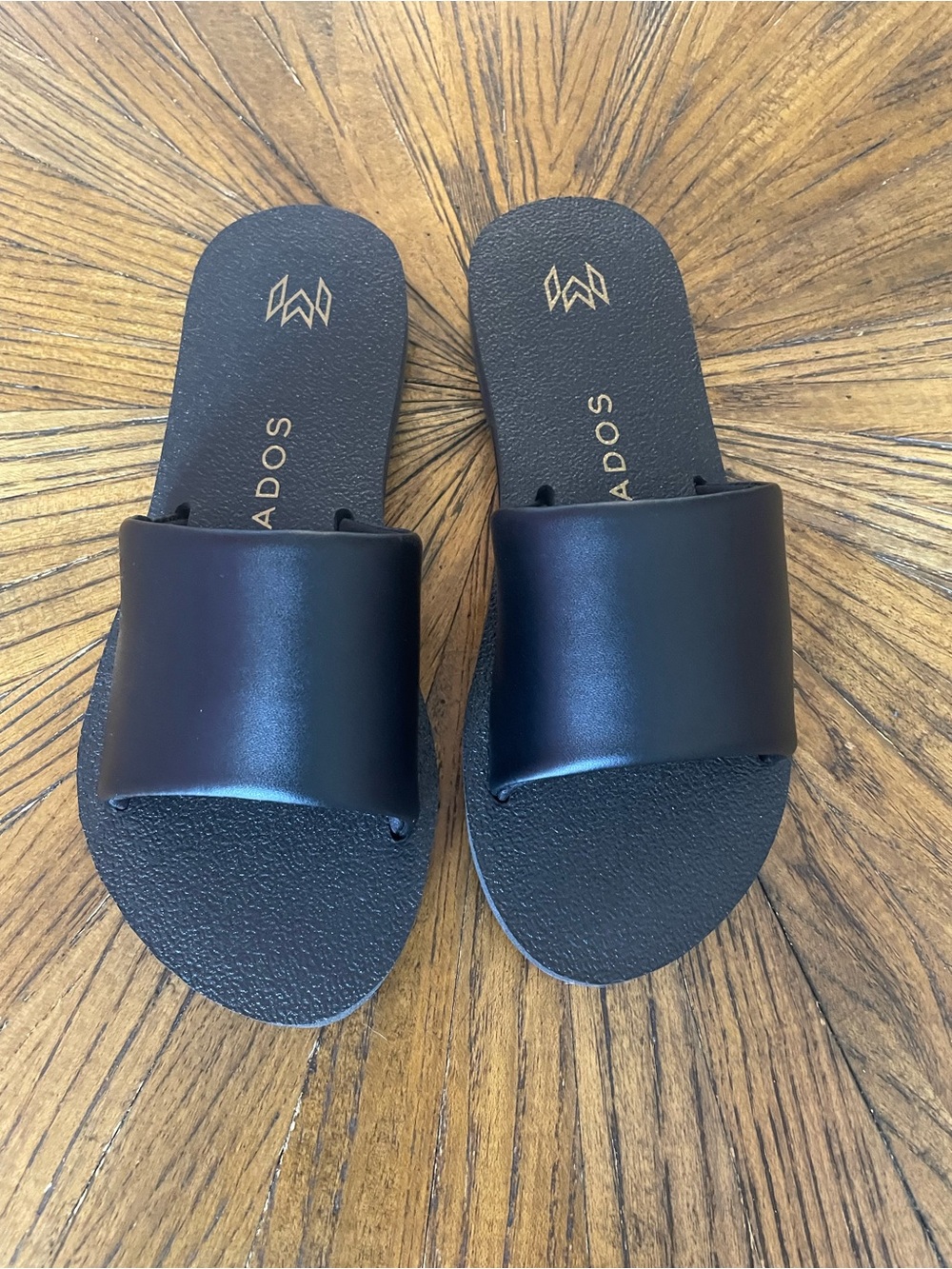 Malvados Smooth Black Slide Sandals Women’s 5/6